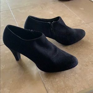 Liz Claiborne suede shoes